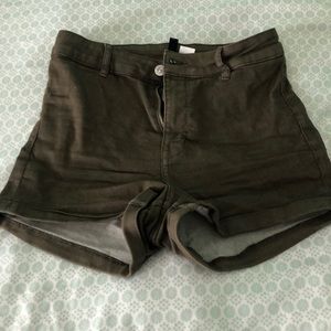 Super stretchy and cute high rise army shorts